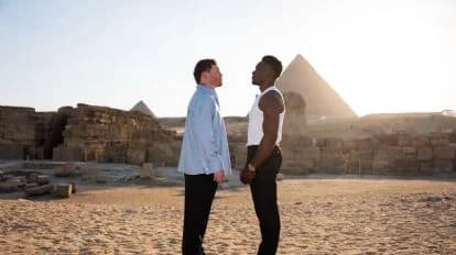 Canelo Álvarez y Christian Mbilli se enfrentan en un cara a cara frente a las pirámides de Egipto, promocionando su pelea en Riad.